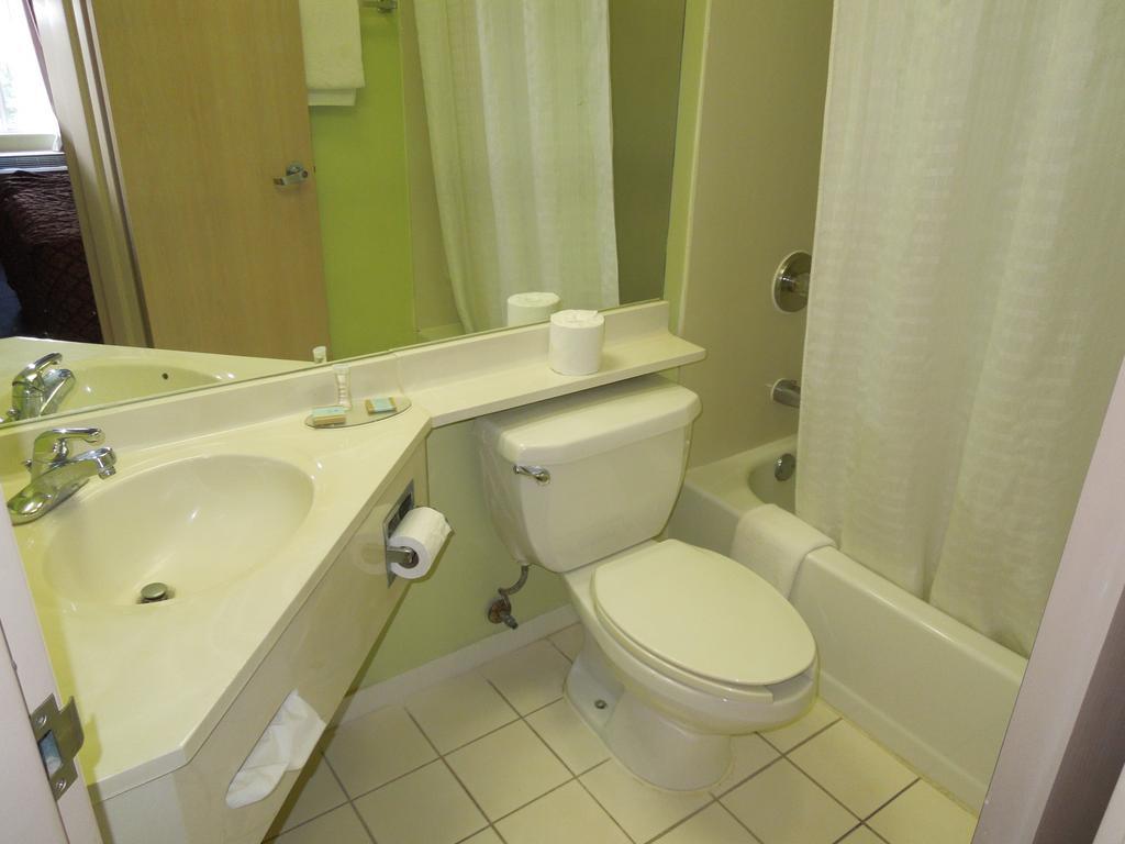 Travelodge - Cincinnati Sharonville Zimmer foto